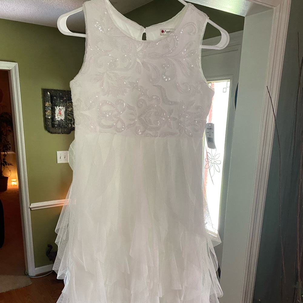 White pageant appearance. Nwt. Dillard’s. Hi-lo.